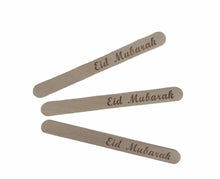 Load image into Gallery viewer, Eid Mubarak stokjes hout toetjes
